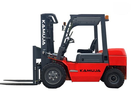 Capacidade de carga de 3000 kg Motor diesel em empilhadeira com pneus sólidos